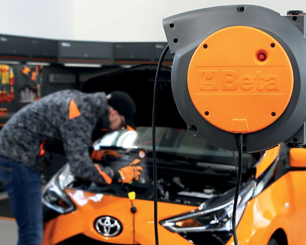 Avvolgitore automatico con cavo 3Gx1,5 mm² Beta 1844 15-H05